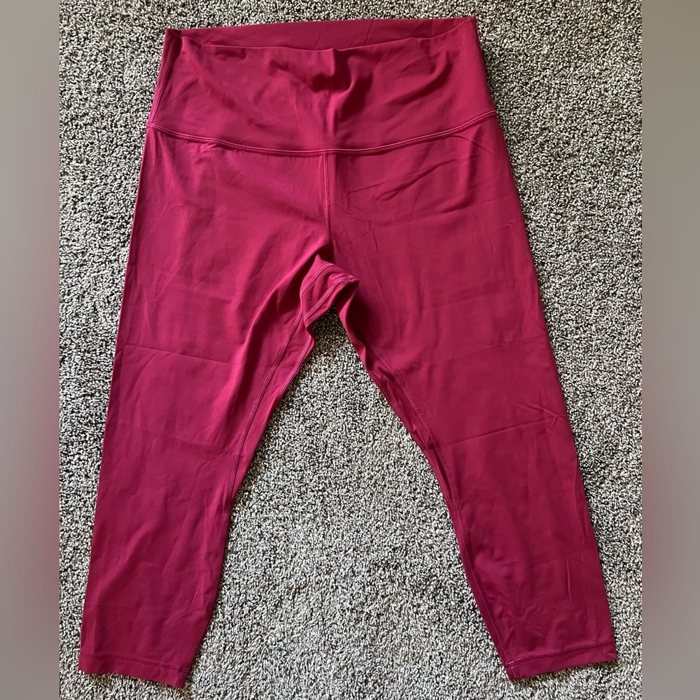 EUC LIKE NEW lululemon cropped leggings size 14